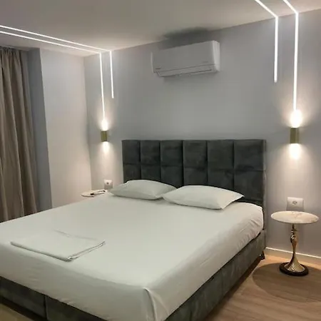 Lindi's 1 5 Apartament Tirana